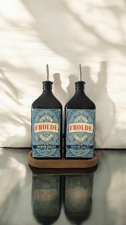 Ahşap Stantlı 2'li Amber 500 ml Yassı Cam Ayçiçek Yağı Zeytinyağı Şişesi Yağdanlık