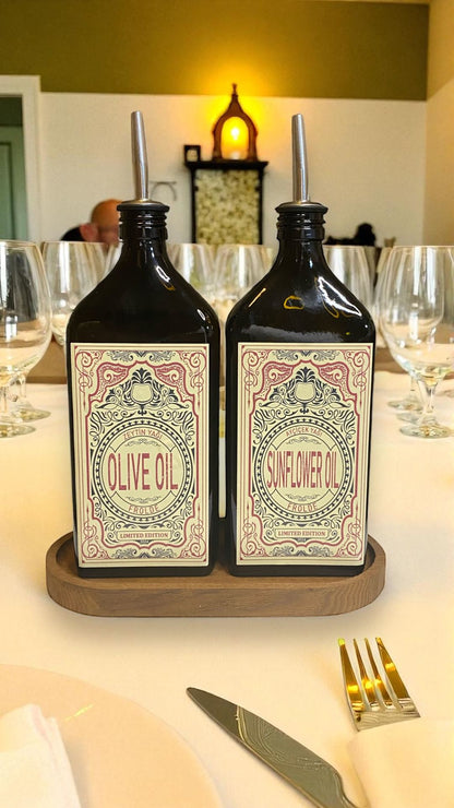Ahşap Stantlı 2'li Amber 500 ml Yassı Cam Ayçiçek Yağı Zeytinyağı Şişesi Yağdanlık