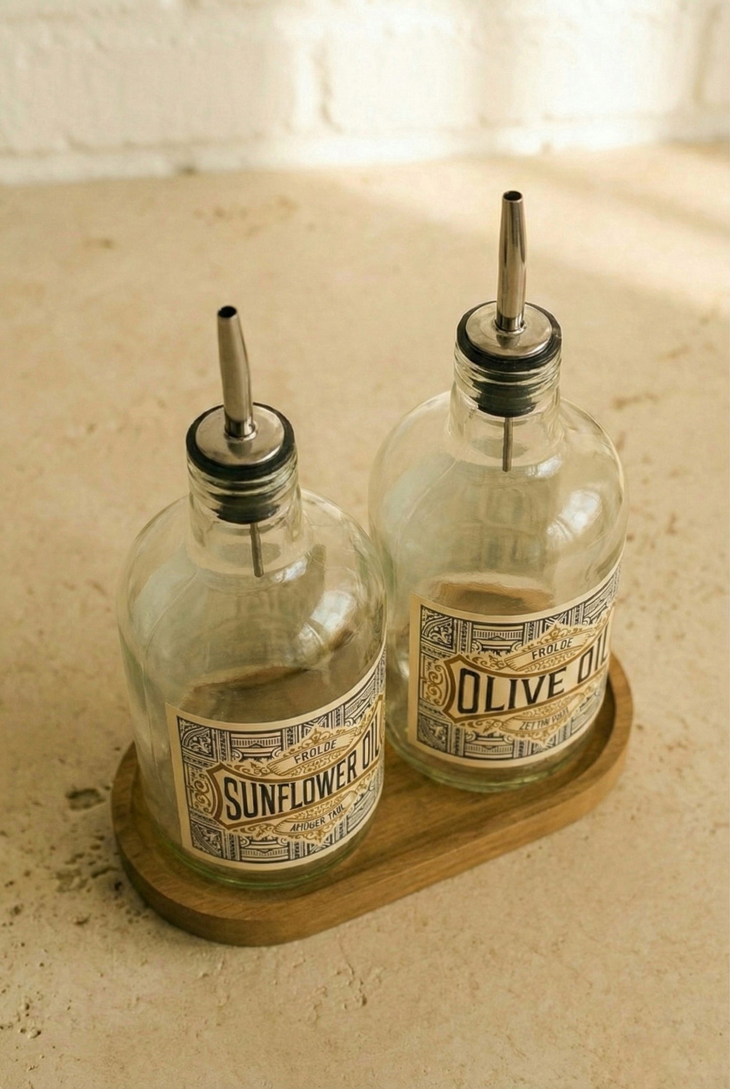 Ahşap Stantlı 2'li ÇelikTıpalı 750Ml Cam Ayçiçek Yağı Zeytinyağı Şişesi Yağdanlık Vintage Retro