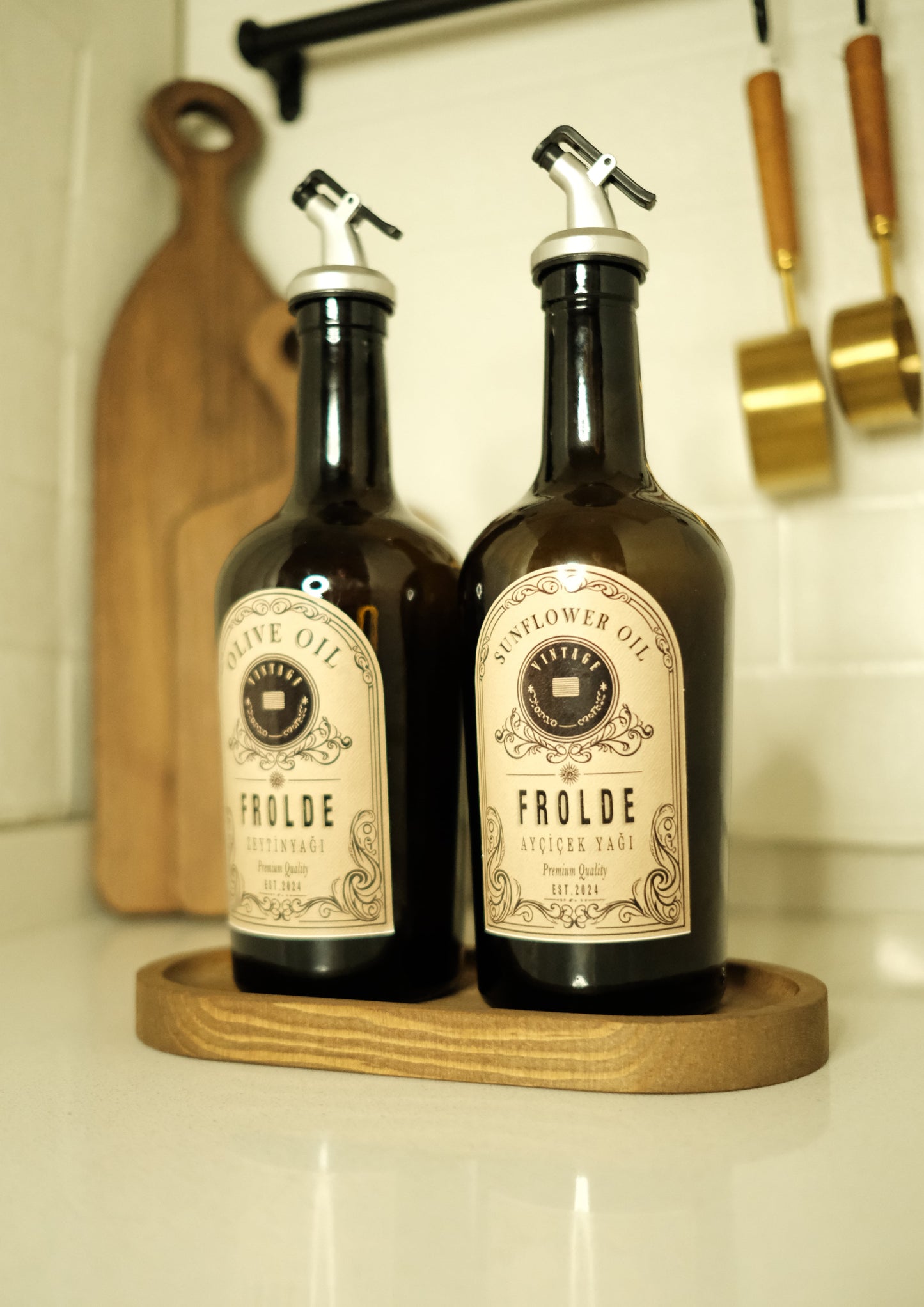 Ahşap Stantlı 2'li Amber 500 ml Cam Ayçiçek Yağı Zeytinyağı Şişesi Yağdanlık