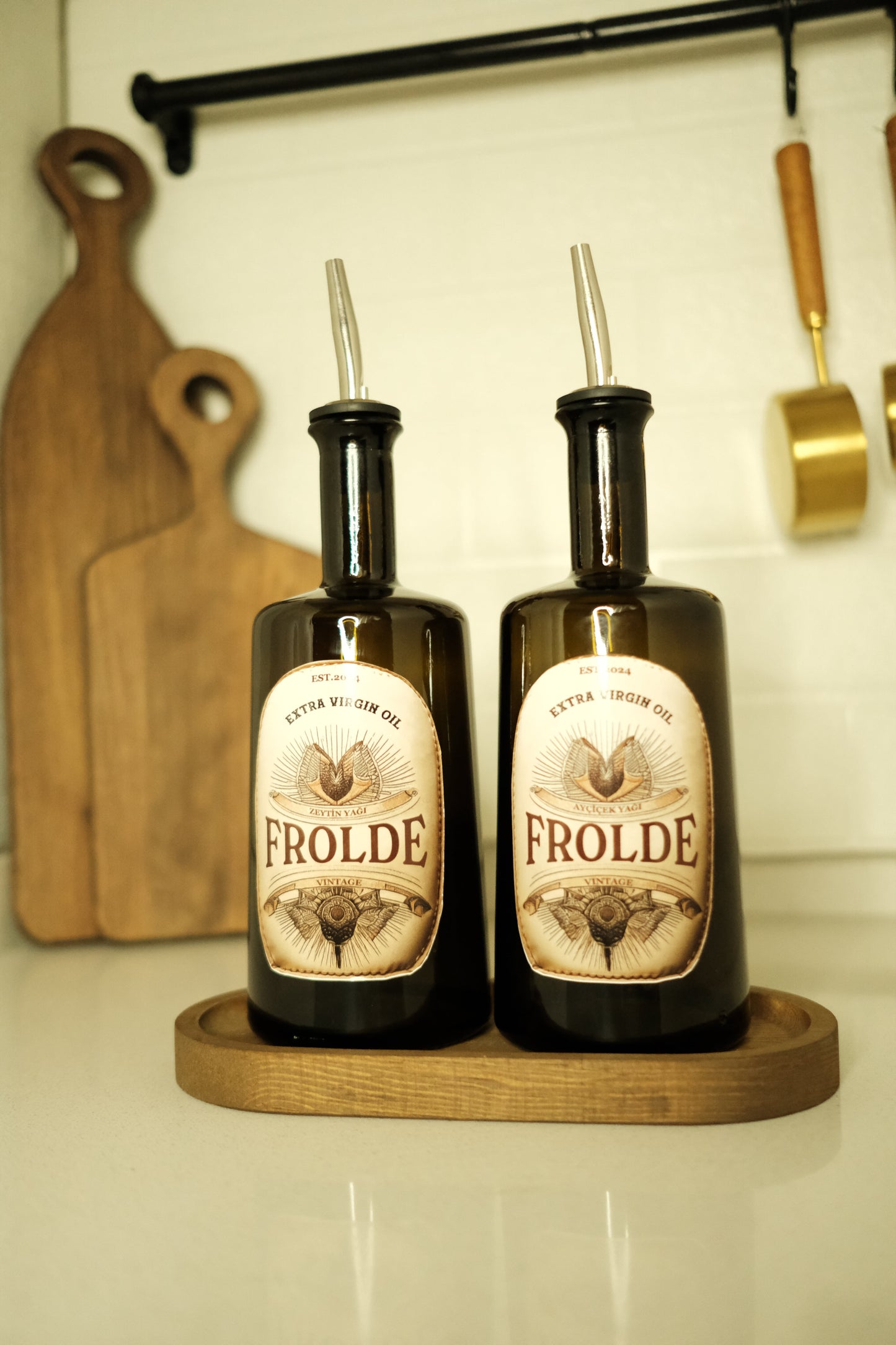 Ahşap Stantlı 2'li Amber 500 ml Cam Ayçiçek Yağı Zeytinyağı Şişesi Yağdanlık