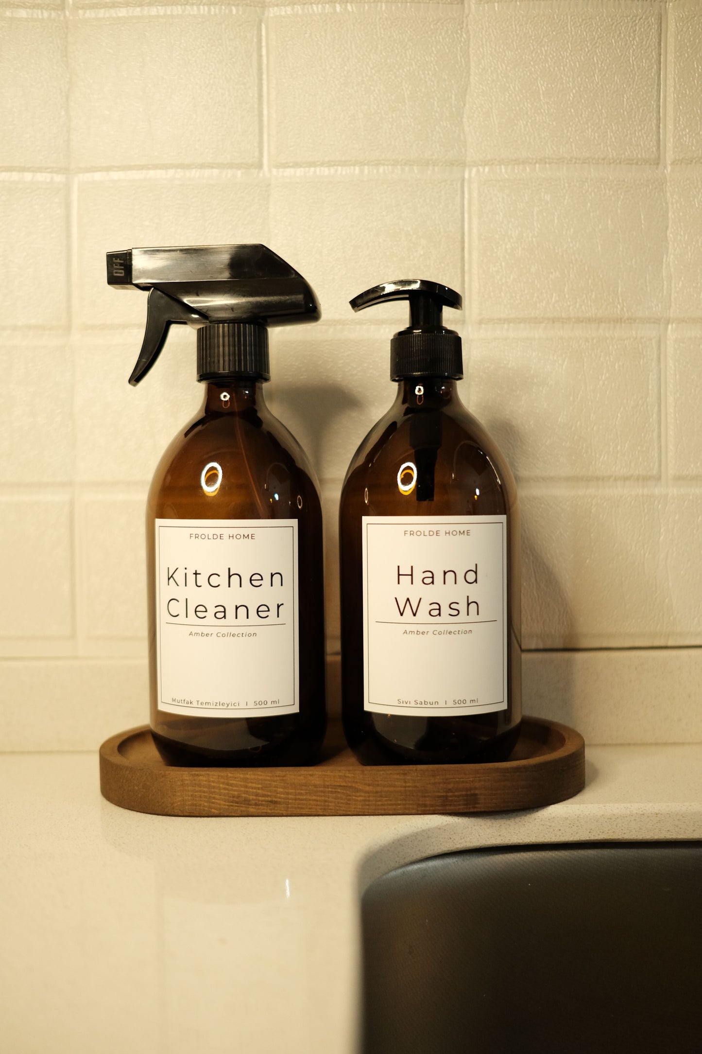 Oval Ahşap Stantlı 2'li Amber Cam Mutfak Temizleyici Bulaşık Deterjanı Şişesi Sabunluk 500ml
