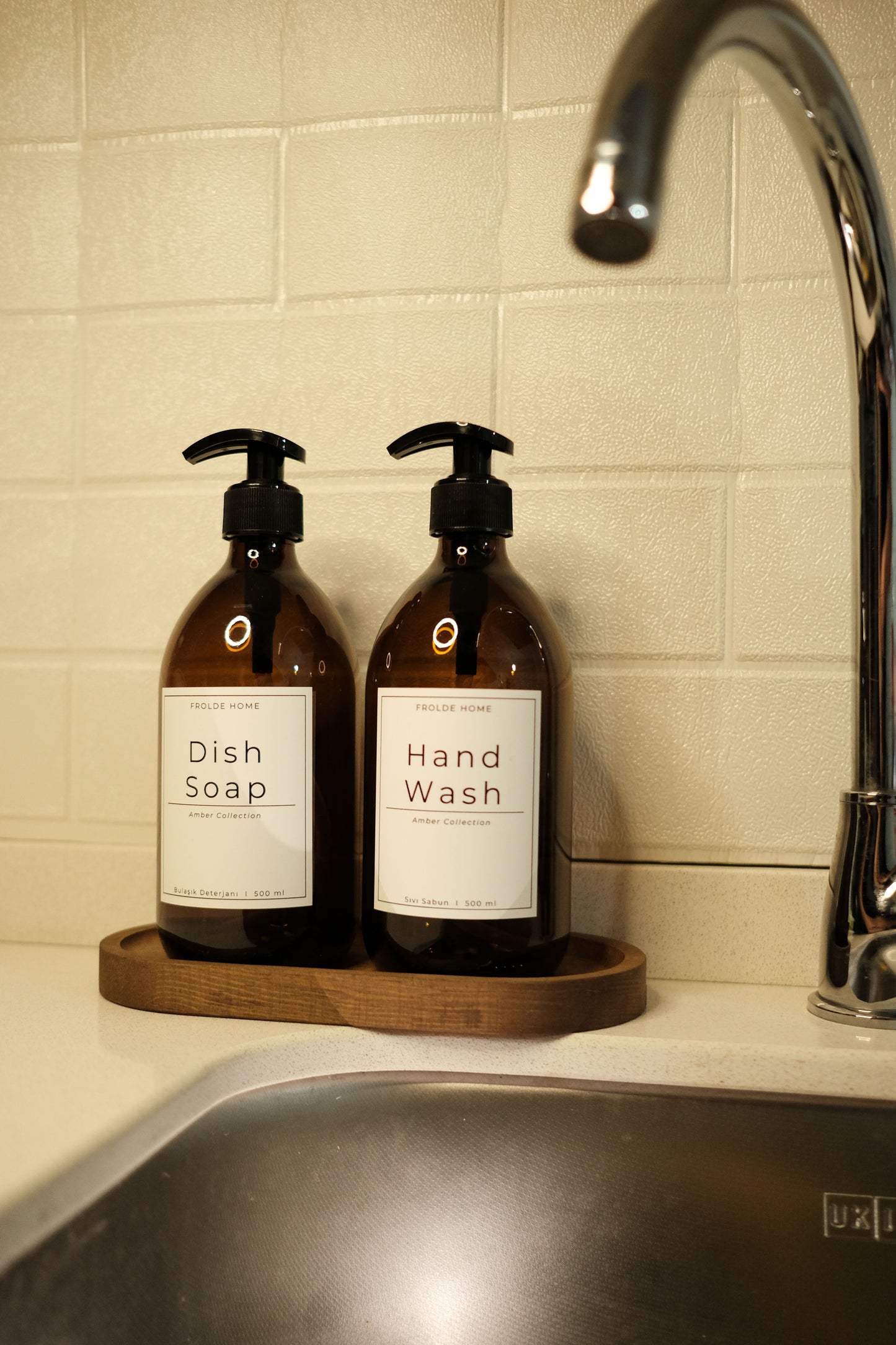 Oval Ahşap Stantlı 2'li Amber Cam Sıvı Sabun Bulaşık Deterjanı Şişesi Sabunluk 500ml