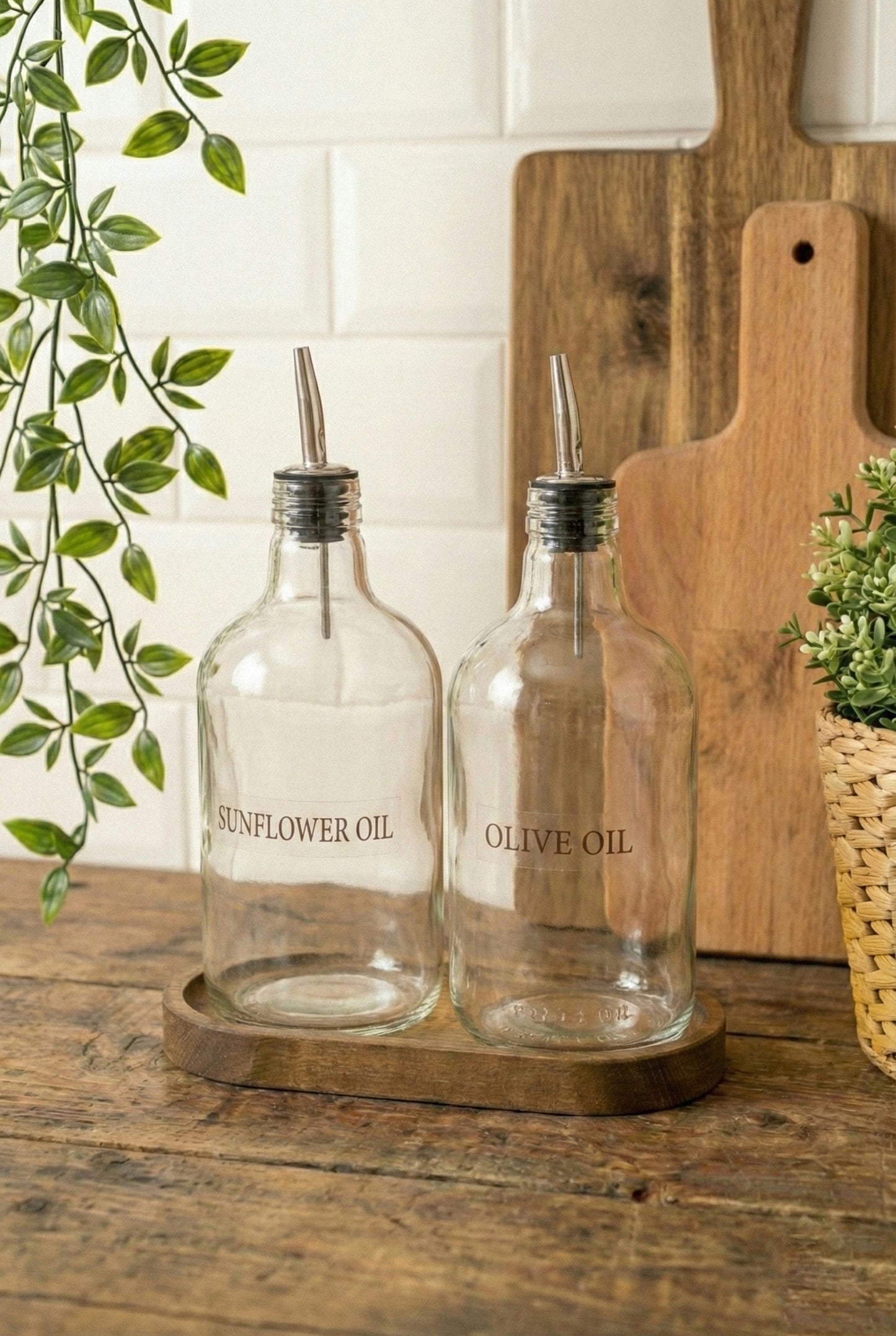 Ahşap Stantlı 2'li ÇelikTıpalı 750Ml Cam Ayçiçek Yağı Zeytinyağı Şişesi Yağdanlık Vintage Retro